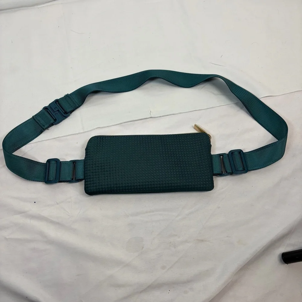 heyday™ Teal Phone Crossbody Belt Bag Wallet Adjustable Strap - Picture 1 of 9